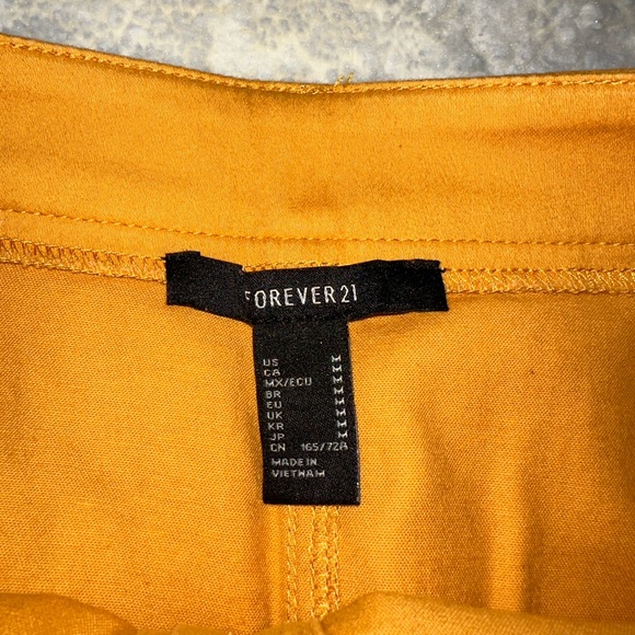Great Condition Forever21 Yellow Button Up Mini Skirt Medium - Picture 3 of 3